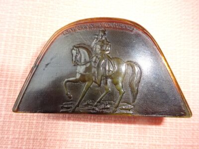 AD104 - Tabatière napoléonienne