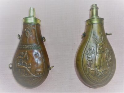 AM371 - Poires à poudre de chasse