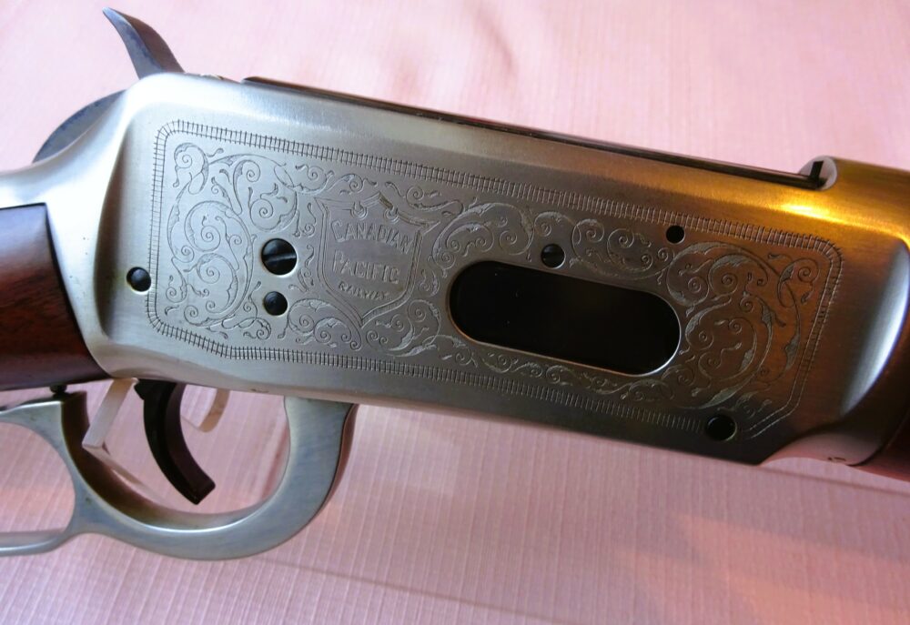 AE305 - WINCHESTER COMMEMORATIVE – Image 4